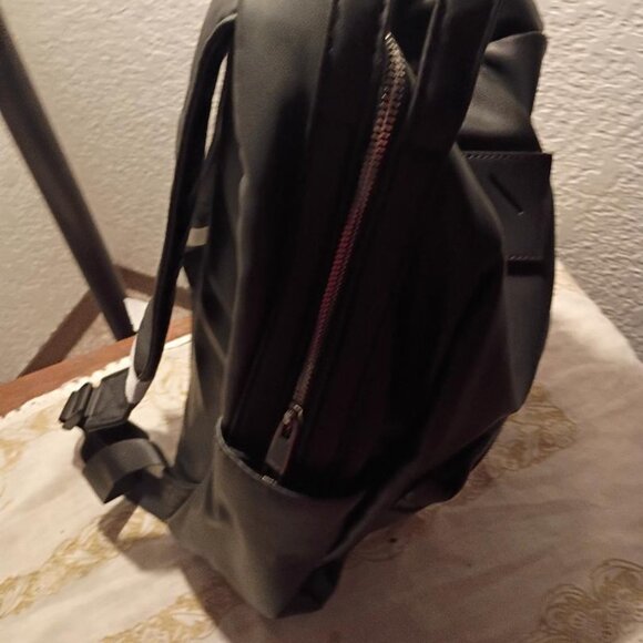 No Boundaries Women's Dome Backpack, Black - Picture 3 of 5